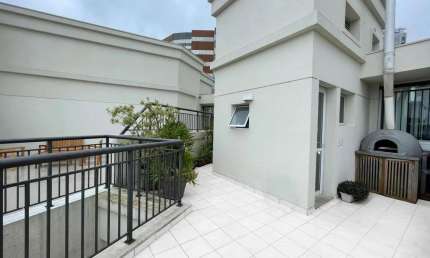 Cobertura duplex no Condomínio Menara no Morumbi com 111m² 1 dormitório 1 suíte 2 banheiros 2 vagas.