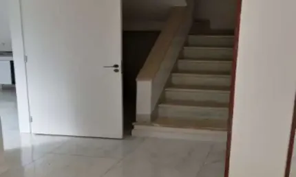 Casa à venda na Vila Mariana com 221m² 5 dormitórios 3 banheiros 2 vagas