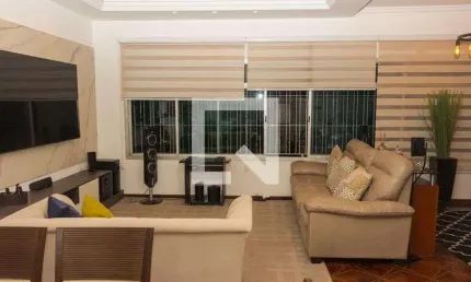 Casa à Venda - Jardim Marajoara , 2 Quartos,  250 m2