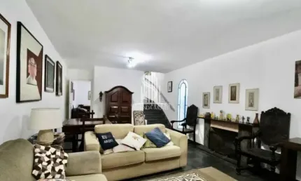 Sobrado de 200m² com 4 dormitorios (2 suítes), 4 banheiros e 2 vagas no brooklin.