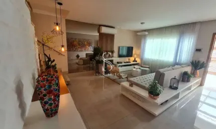 Saúde - casa com 160m² com 3 suítes, 4 banheiros e 2 vagas de garagem.
