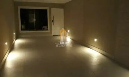 Bosque da Saúde - Casa Sobrado à venda de 200m² com 4 suítes e 2 vagas de garagem.
