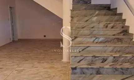 Saúde - Casa de 160m² com 3 quartos, 2 banheiros e 2 vagas