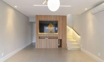 Indianópolis, casa sobrado de 140² com 4 dormitorios, 5 banheiros  e 2 vagas de garagem.