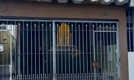 Pinheiros - casa assobradada de 56m² com 2 quartos, quintal, 1 banheiro e não possui vaga á venda