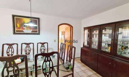Casa com 3 quartos para alugar na Rua Vicente de Carvalho, Jardim do Mar, São Bernardo do Campo