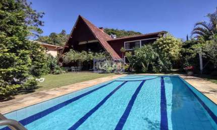 Casa em condomínio fechado com 7 quartos à venda na Avenida Spatodea, Carlos Guinle, Teresópolis, 272 m2 por R$ 2.500.000