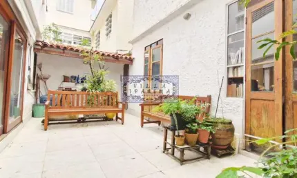 Casa em condomínio fechado com 3 quartos à venda na Rua Almirante Alexandrino, Santa Teresa, Rio de Janeiro, 214 m2 por R$ 1.050.000