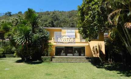 Casa com 5 quartos à venda na Avenida Estados Unidos, Quitandinha, Petrópolis por R$ 3.150.000