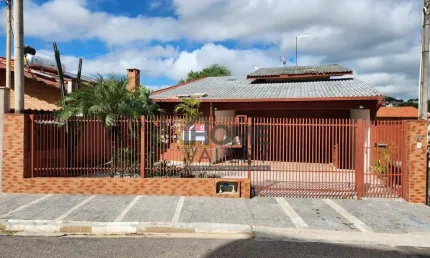 Casa com 3 dormitórios à venda, 250 m² por R$ 1.100.000,00 - Centro - Vinhedo/SP