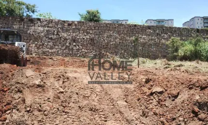 Terreno plano com 250m², situado no Pinheirinho, em Vinhedo
