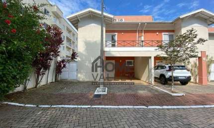 Casa com 3 dormitórios à venda, 160 m² por R$ 1.300.000,00 - Condomínio Vila di Capri - Vinhedo/SP