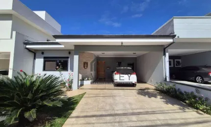 Linda casa com 2 quartos, sendo 1 suíte,  escritório, para venda no Condomínio Flor da Serra, em Valinhos