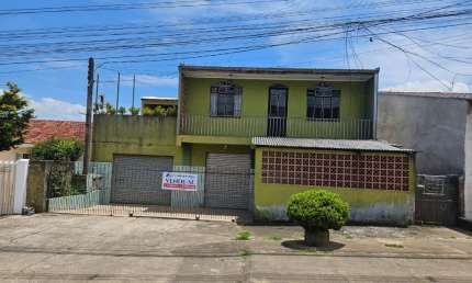 Excelente Sobrado com 5 Quartos e Ponto Comercial em Colombo