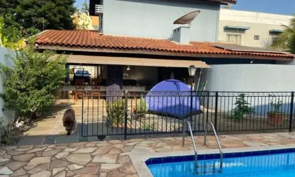 Casa com 3 quartos à venda na Rua da Mangueira, 45, Jardim Shangri-La, Cuiabá