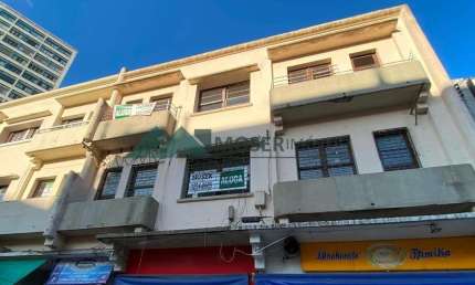 Conjunto Comercial com 3 quartos para alugar, 80.00 m2 por R$ 2400.00 - Centro - Curitiba/PR