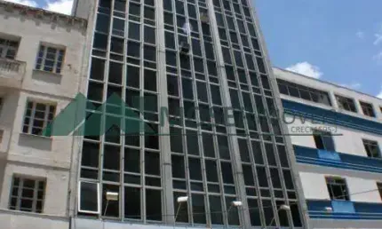 Conjunto Comercial com 1 quarto  para alugar, 47.20 m2 por R$ 650.00 - Centro - Curitiba/PR