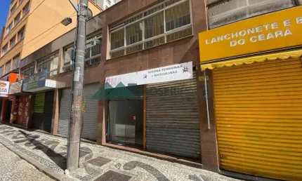 Loja com 1 quarto  para alugar, 90.47 m2 por R$ 1600.00 - Centro - Curitiba/PR
