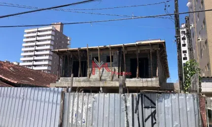 Sobrado Individual com 3 dormitórios, sendo 3 suítes à venda, 151 m² por R$ 1.100.000 - Tupi - Praia Grande/SP