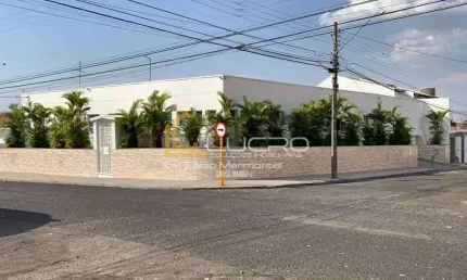 Casa com 3 quartos à venda na Vila Cardia, Bauru 