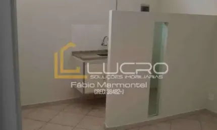 Casa.v.industrial. area construda 191m2. quintal com lagoa e arvores frutiferas.