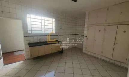 Casa com 3 quartos para alugar no Jardim Estoril, Bauru 