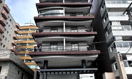 Apartamento 2 dormitórios a 300 metros da praia na Vila Tupi.