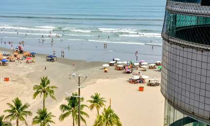 Apartamento com 3 quartos para alugar na Avenida Presidente Castelo Branco, 550, Canto do Forte, Praia Grande