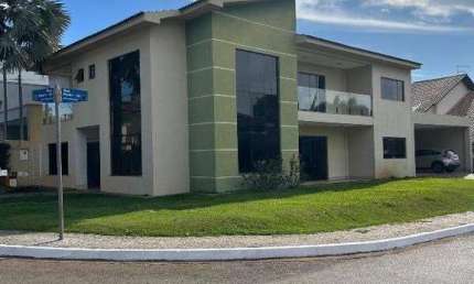 Sobrado à venda no bairro Jardins Madri – 376 m², 3 suítes