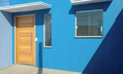 VENDA DE CASA GEMINADA NO OROPÓ, EM MOGI DAS CRUZES/SP, 63m² com 03 dorm, 01 suíte, sala, cozinha, quintal gramado e 02 vagas para auto. CONSULTE-NOS.