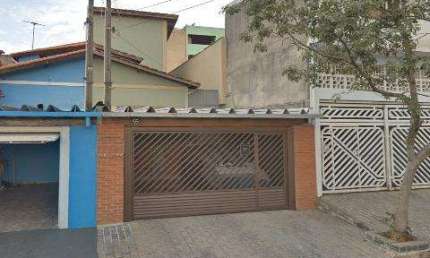 VENDA DE CASA NO JARDIM AMARAL, EM ITAQUAQUECETUBA/SP, 132m² com 02 dorm, garagem coberta e área de lazer com churrasqueira e redário. CONSULTE-NOS.