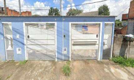 VENDA DE SOBRADO NO JARDIM AMAZONAS, EM ITAQUAQUECETUBA/SP, 82m² com 02 quartos, sala de estar, cozinha e garagem para 04 autos. CONSULTE-NOS.