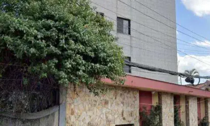 VENDA DE APARTAMENTO NO EDIFÍCIO PARATY, EM GUARULHOS/SP, OPORTUNIDADE GERANDO RENDA com 2 quartos, sala de estar, cozinha e 01 vaga. CONSULTE-NOS.
