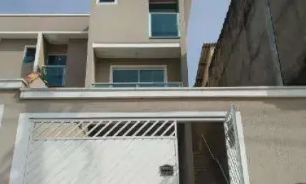 VENDA DE CASA NO PARQUE RESIDENCIAL SCAFFID II, EM ITAQUAQUECETUBA/SP, 96m² c/ 2 suítes, sala de estar, varandas, área gourmet e 3 vagas. CONSULTE-NOS