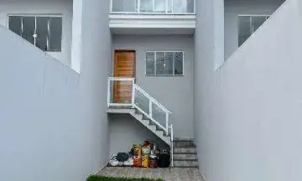 VENDA DE SOBRADO NO JARDIM AMAZONAS, EM ITAQUAQUECETUBA/SP, 65m² com 2 quartos, quintal gramado, churrasqueira e 02 vagas para auto. CONSULTE-NOS.