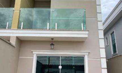 VENDA DE SOBRADO NO PARQUE RESIDENCIAL SCAFFID II, EM ITAQUAQUECETUBA/SP, 105m² com 3 quartos, suíte, jardim,  churrasqueira e 02 vagas. CONSULTE-NOS.