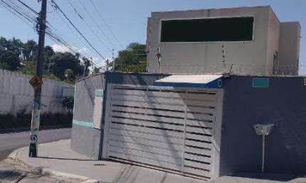 VENDA DE CASA COMERCIAL NO JARDIM AMANDA CAIUBI, EM ITAQUAQUECETUBA/SP, com clínica veterinária equipada, 5 salas e 3 vagas. CONSULTE-NOS.
