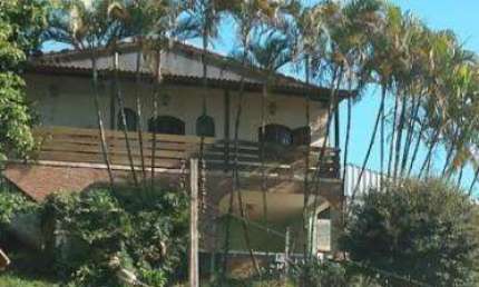 VENDA DE CHÁCARA NO ARALU, RECANTO DAS GAIVOTAS, EM SANTA ISABEL/SP, A/T de 1.850m² e A/C de 260m², com 05 dorm. e vagas para 10 autos. CONSULTE-NOS.