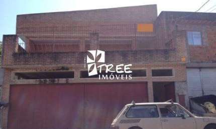 VENDA CASA no Bairro do Jardim Real distribuídos em 3 dormitórios, sala para 2 ambientes, banheiro, cozinha, lavanderia, 4 vagas coberta. Salão de fes