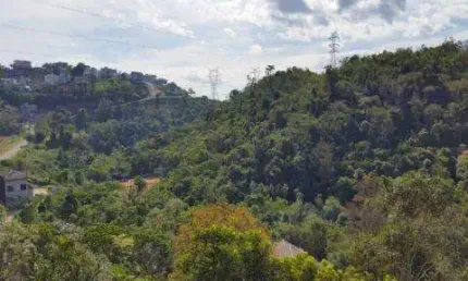 VENDA DE TERRENO NO CONDOMÍNIO JARDIM IMPERIAL HILLS III, EM ARUJÁ/SP, OPORTUNIDADE de 450m², terreno de 15x30 e topografia em declive. CONSULTE-NOS.