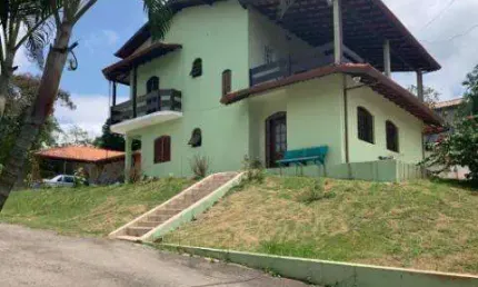 VENDA DE CASA ASSOBRADADA BAIRRO DO COPACO com A/T 1050 m² distribuídos em 3 suítes, sala, cozinha, banheiro, lavabo, churrasqueira, piscina e 1 vaga