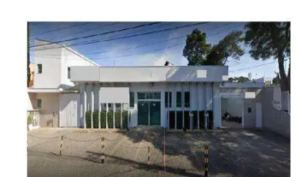 LOCAÇÃO DE SALÃO COMERCIAL NO JARDIM RINCÃO, EM ARUJÁ/SP, 250m² com 02 salões, recepção, banheiros e estacionamento de 100m². CONSULTE-NOS.