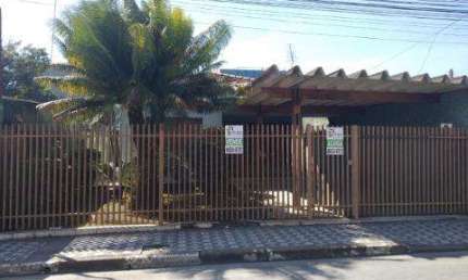 VENDA E LOCAÇÃO DE CASA TÉRREA COMERCIAL NO CENTRO DE ARUJÁ/SP, 300m² com suíte, área gourmet com churrasqueira e garagem coberta. CONSULTE-NOS.