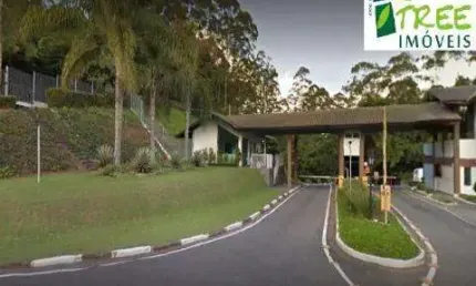 TERRENO A VENDA ARUJA HILLS I e II, A/T 1.314,63m². Condomínio possui uma privilegiada área verde e uma infraestrutura de primeiro mundo.