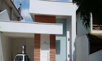 VENDA DE CASA NO CONDOMÍNIO ARUJÁZINHO V, EM ARUJÁ/SP, 400m² com 3 quartos, suíte, churrasqueira, piscina aquecida e garagem p/ 4 autos. CONSULTE-NOS.
