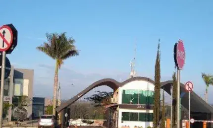VENDA DE TERRENO NO CONDOMÍNIO RESIDENCIAL GAIVOTAS, EM MONTE MOR/SP, OPORTUNIDADE de 253m² em condomínio bem localizado! CONSULTE-NOS.