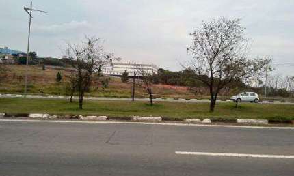 LOCAÇÃO DE TERRENO COMERCIAL NO CONDOMÍNIO LAVORARE, EM ARUJÁ/SP, OPORTUNIDADE. CONSULTE-NOS.