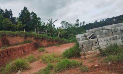 VENDA DE TERRENO NO ESTÂNCIA PACAEMBU, EM ARUJÁ/SP, OPORTUNIDADE de 150m². CONSULTE-NOS.