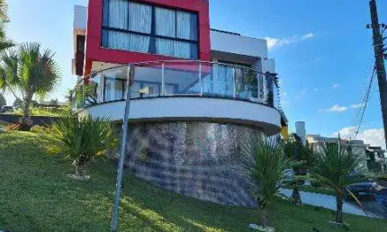 VENDA DE SOBRADO NO CONDOMÍNIO RESIDENCIAL REAL PARK, EM ARUJÁ/SP, 428m² com 5 suítes. CONSULTE-NOS.