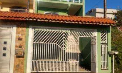 VENDA E LOCAÇÃO DE SOBRADO NO MIRANTE, EM ARUJÁ/SP, 350m² com 3 quartos, 2 banheiros, sala com varada, sacada, quintal, salão e 2 vagas. CONSULTE-NOS.